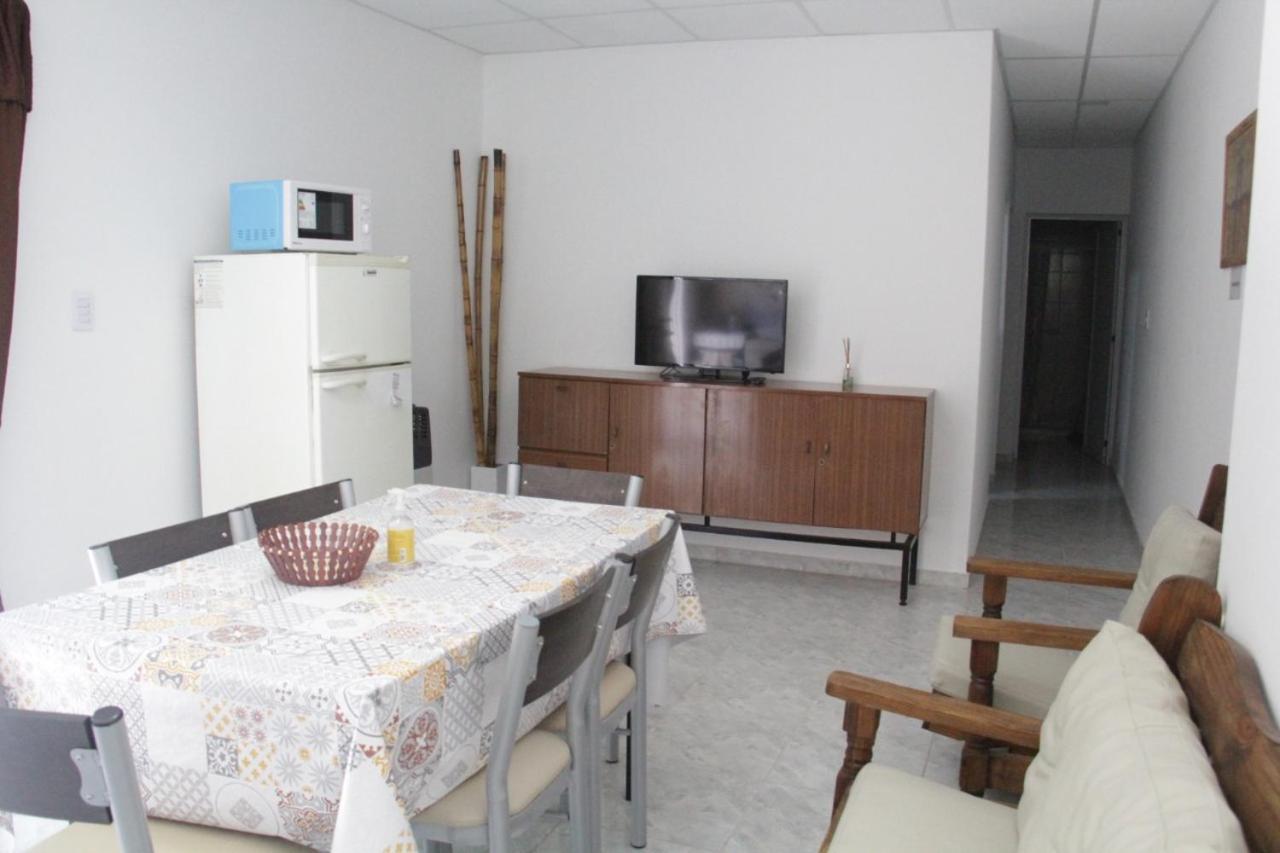 Alojamiento Sarmiento General Alvear  Exterior foto